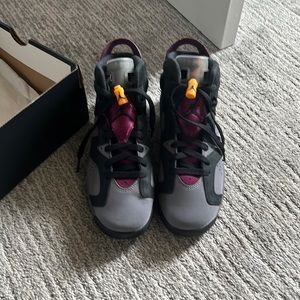 Air Jordan Retro 6 black/Bordeaux-LT graphite size 6.5 youth.